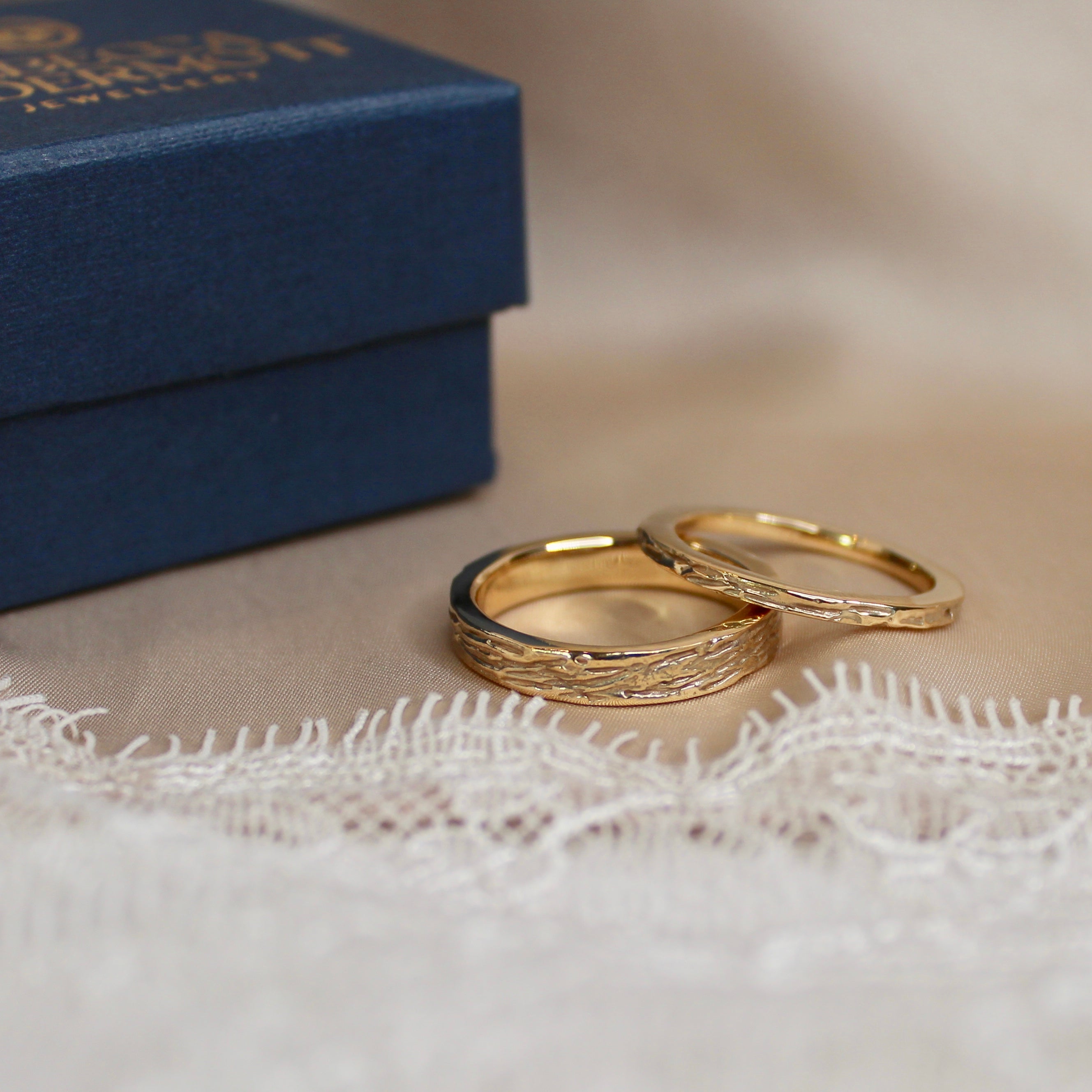 Fluere Classic Wedding Band