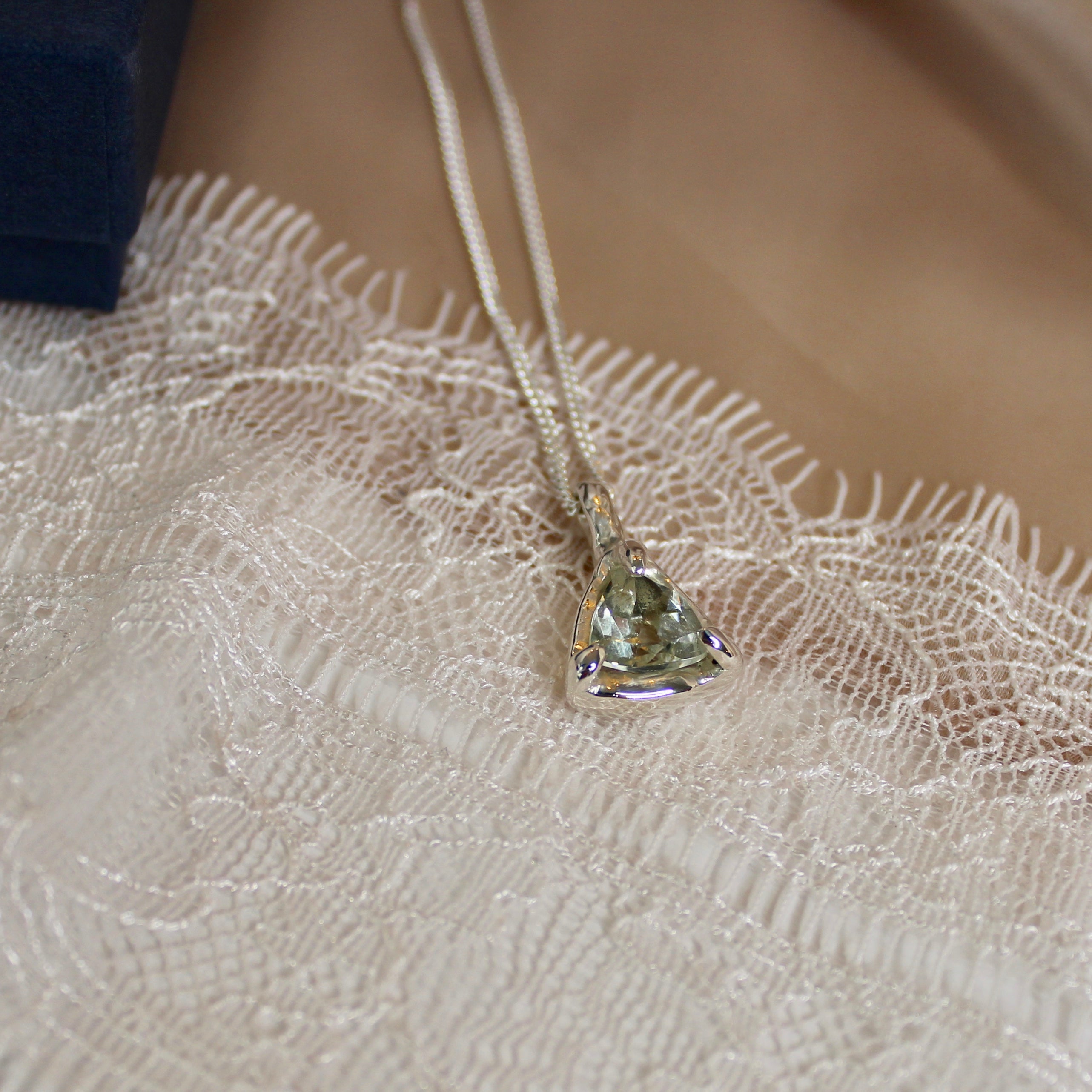 Necklaces & Pendants
