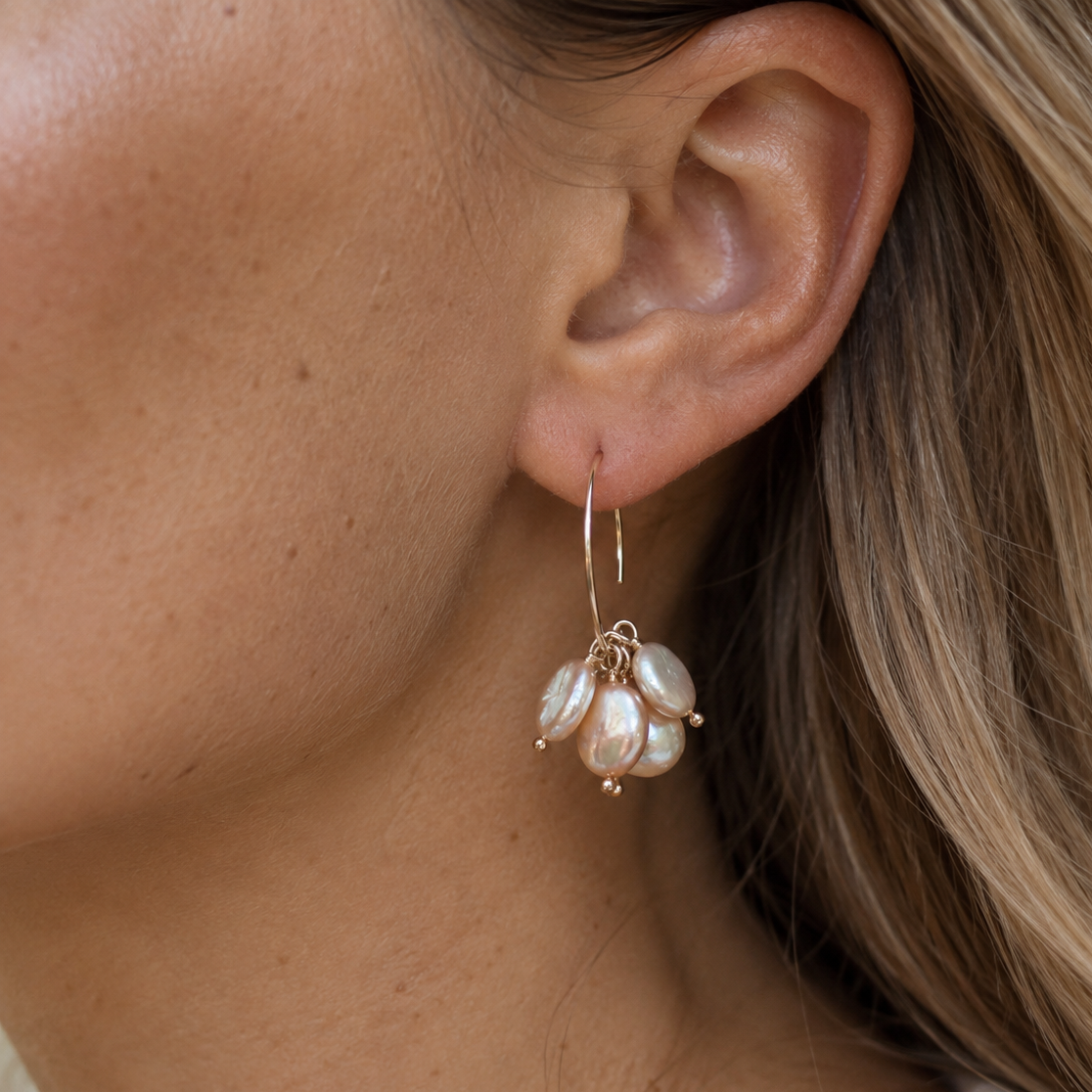 Éala Pearl Earrings