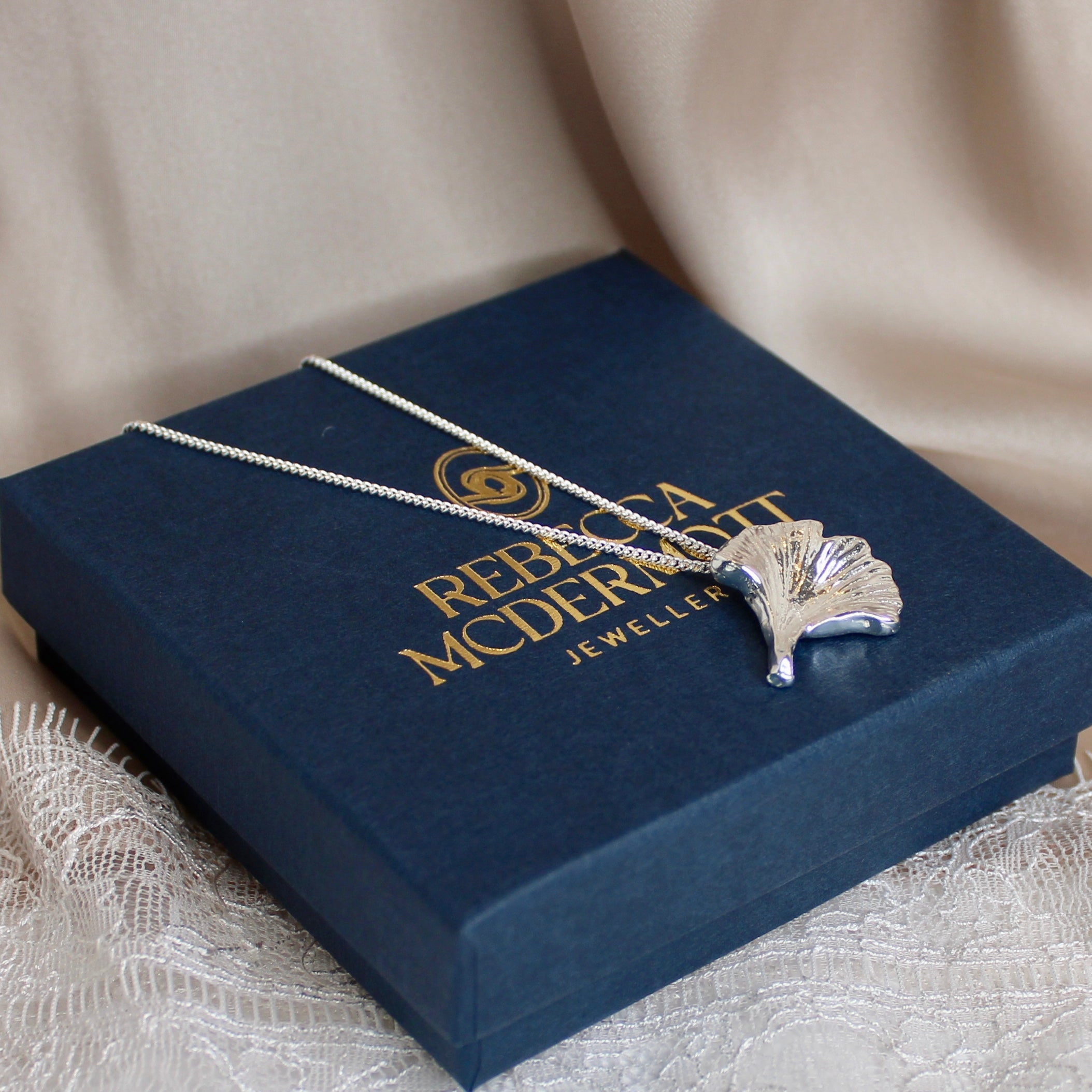 Eternal Leaf Pendant