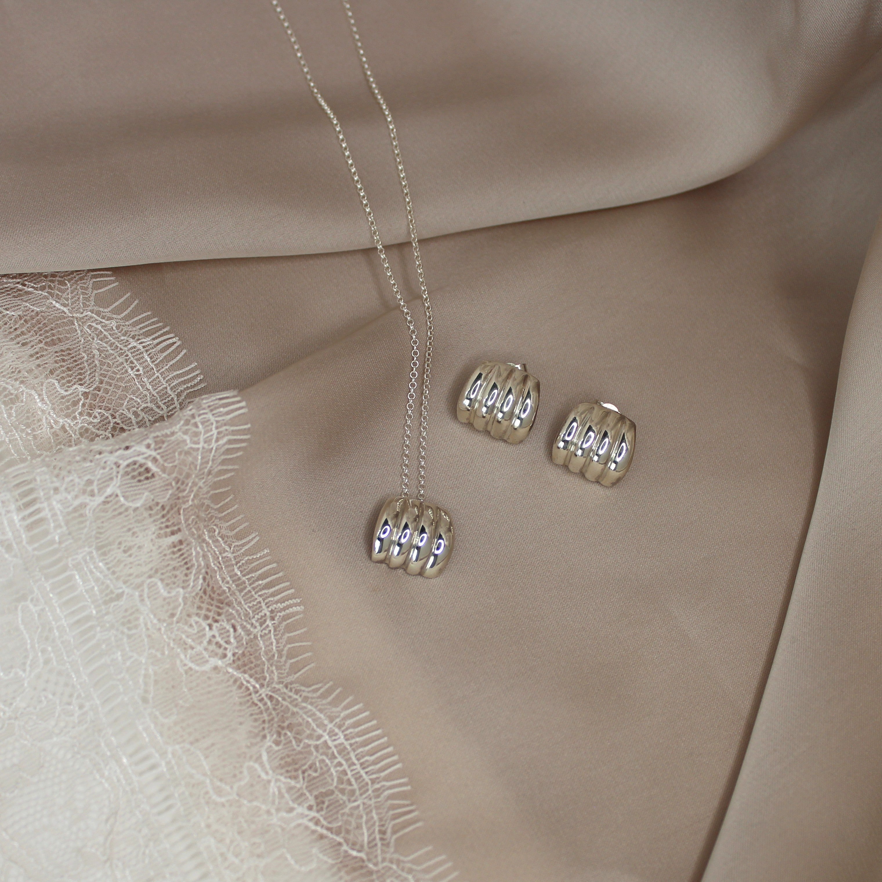 Luna Earrings