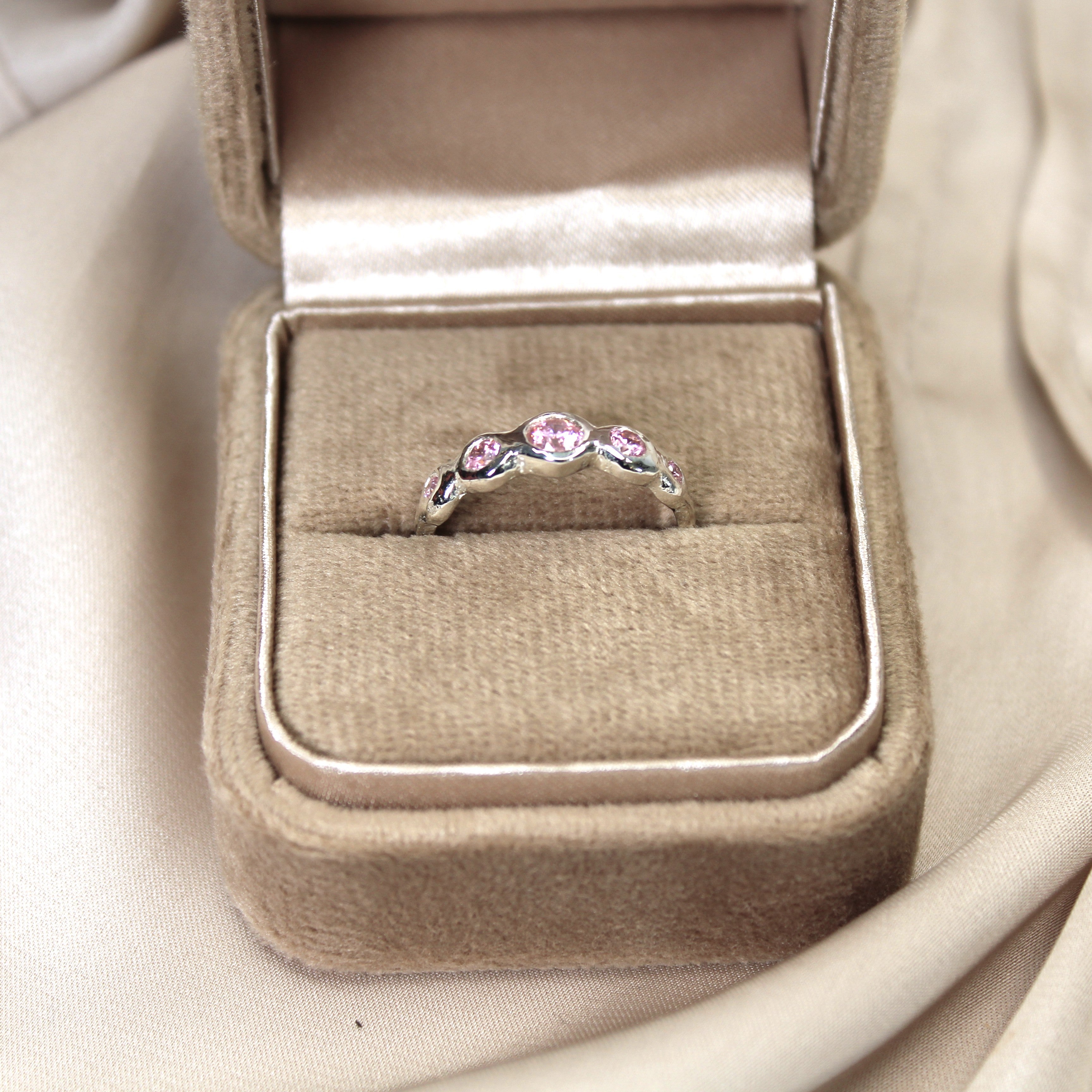 Roséline Pink Sapphire Band